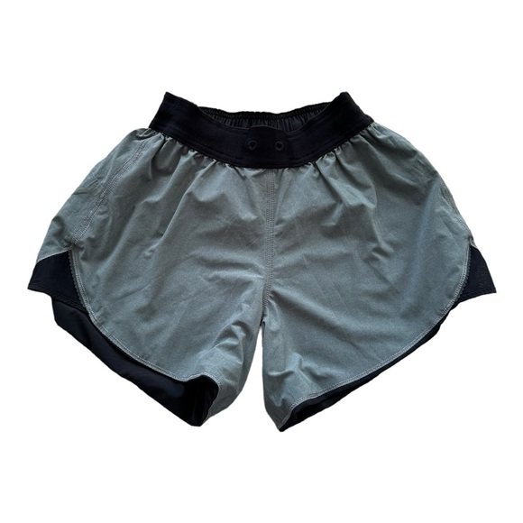 Lululemon reversible shorts - Picture 3 of 5